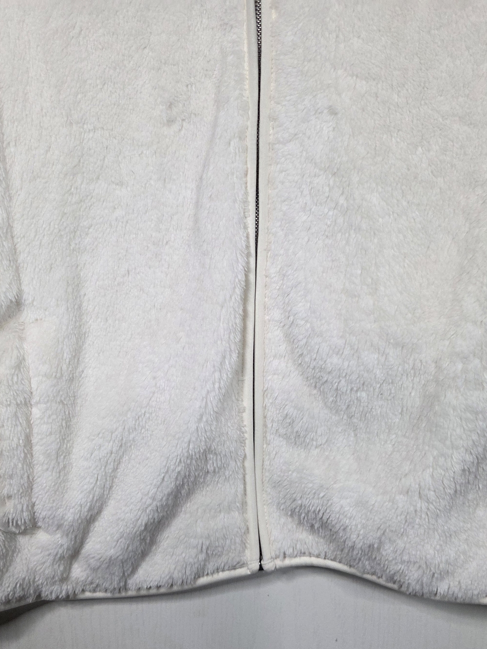 St. John's Bay White Faux Fur Sleeveless Zip Jacket, Size XL, New - Picture 4 of 6